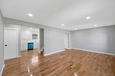 /international/us/870-southern-parkway-uniondale-ny-110120052393/