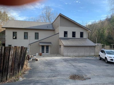 /international/us/1007-ky-rt-40-staffordsville-ky-110101586411/