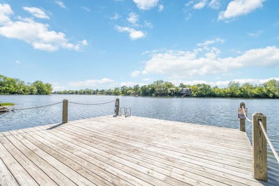 /international/us/2414-lake-park-road-lexington-ky-110107896839/