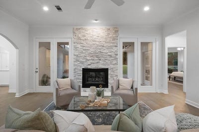 /international/us/2800-broadacres-lane-dalworthington-gardens-tx-110100657068/