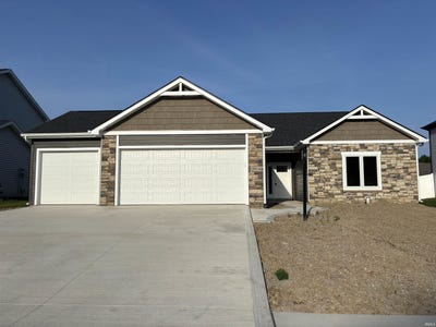 /international/us/13904-diavik-place-fort-wayne-in-110098777781/