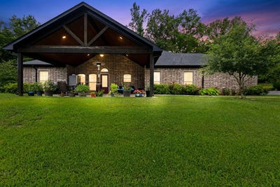 /international/us/3688-holly-rd-gilmer-tx-110108821833/
