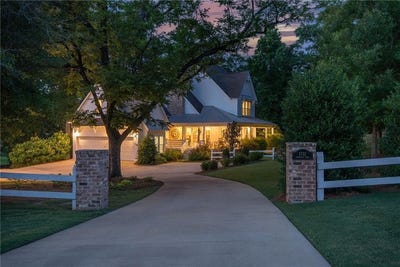 /international/us/1732-w-farmville-road-auburn-al-110096648505/