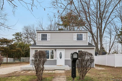 /international/us/33-e-cherry-street-central-islip-ny-110106558852/