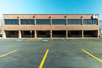 /international/us/8675-w-96th-street-overland-park-ks-110103199357/