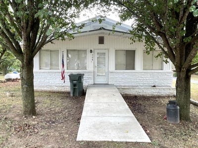/international/us/308-s-maple-street-galena-mo-110110268043/