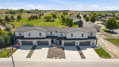 /international/us/809-fountain-blvd-zillah-wa-110107818960/