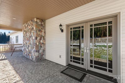 /international/us/828-w-fork-eagle-creek-rd-wallace-id-110100254242/