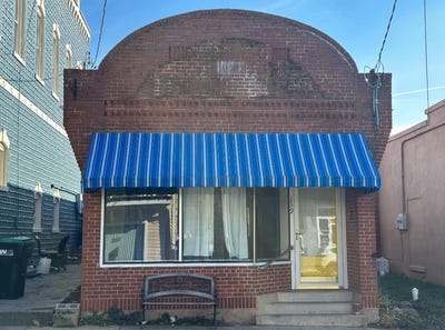 /international/us/139-north-main-st-broadway-va-110104553273/
