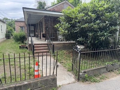 /international/us/8-poinsett-street-charleston-sc-110108543545/