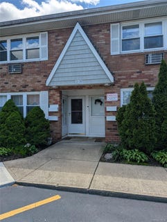 /international/us/100-connetquot-avenue-east-islip-ny-110108016793/