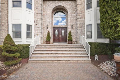 /international/us/308-flower-lane-morganville-nj-110107158084/