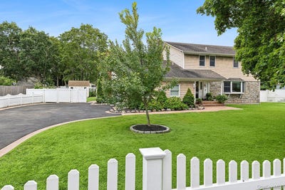 /international/us/48-fanning-avenue-hampton-bays-ny-110103577367/