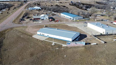 /international/us/508-dakota-ave-s-wessington-springs-sd-110104223687/