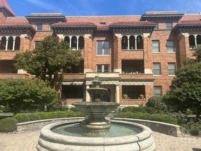 /international/us/2356-park-avenue-cincinnati-oh-110119988732/