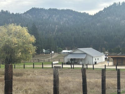 /international/us/15-veterinary-way-garden-valley-id-110120038718/