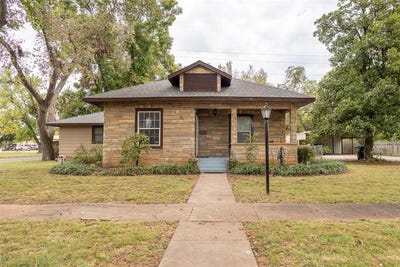 /international/us/828-n-pine-street-pauls-valley-ok-110103544346/