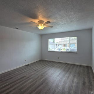 /international/us/102-laurel-street-vacaville-ca-110107637821/
