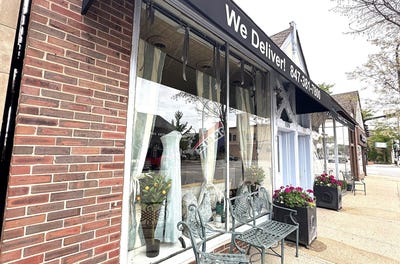/international/us/118-w-main-street-barrington-il-110109025469/