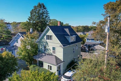 /international/us/2-bowles-avenue-bar-harbor-me-110103282188/