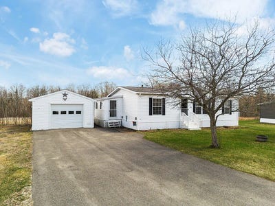 /international/us/30-ames-court-pittsfield-me-110107435846/