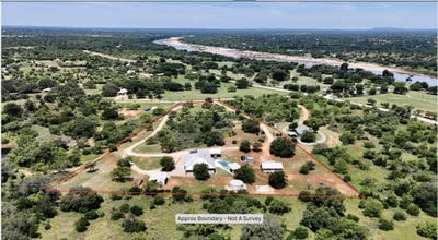 /international/us/116-county-road-117-llano-tx-110108361299/