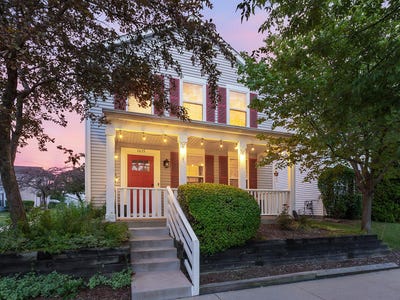 /international/us/1035-serendipity-drive-aurora-il-110108859766/