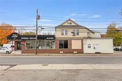 /international/us/1674-main-street-west-warwick-ri-110103306826/
