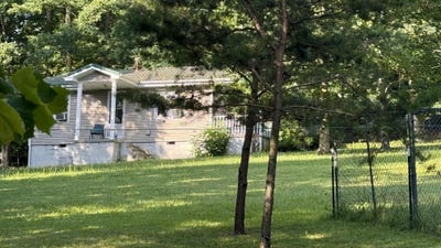 /international/us/750-758-762-766-mount-vernon-road-berea-ky-110109217032/