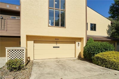 /international/us/880-hampton-ridge-drive-akron-oh-110108551976/