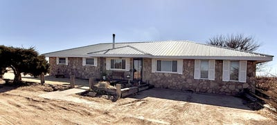 /international/us/1402-mile-8-road-texhoma-ok-110105634643/