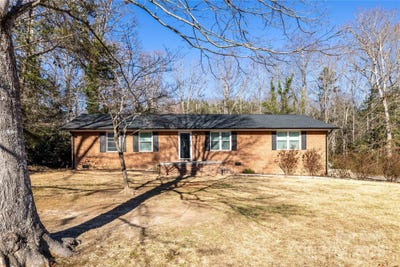 /international/us/206-fox-den-road-troy-nc-110096529431/