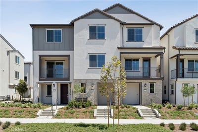 /international/us/16073-w-preserve-loop-chino-ca-110110252859/