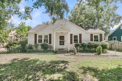 /international/us/1223-yeamans-hall-road-hanahan-sc-110110319778/