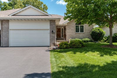 /international/us/1233-north-crest-rockford-il-110100757379/