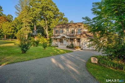/international/us/75-plain-hill-road-norwich-ct-110110272194/