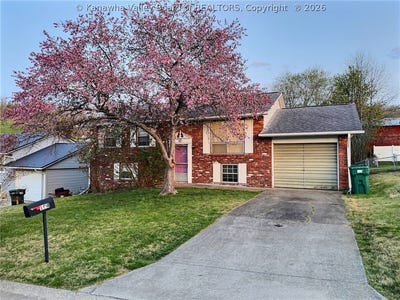 /international/us/104-dodd-street-poca-wv-110106947070/