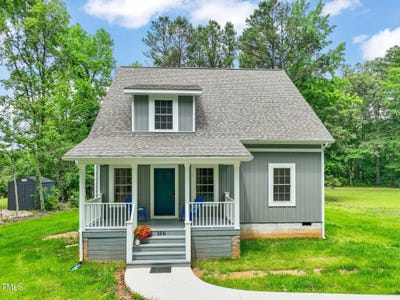 /international/us/106-franklin-street-clarksville-va-110099954730/