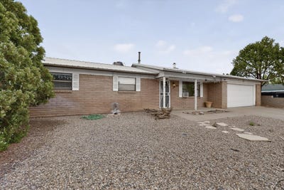 /international/us/1305-brown-place-socorro-nm-110104439953/