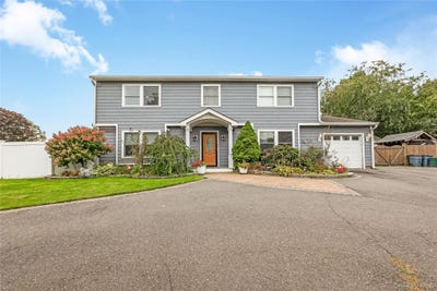 /international/us/348-southaven-avenue-medford-ny-110110367829/