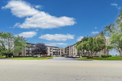 /international/us/701-w-huntington-commons-road-mount-prospect-il-110104900109/
