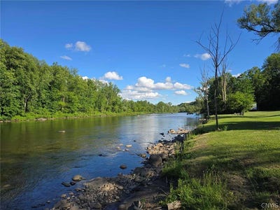 /international/us/332-fishing-rock-road-newport-ny-110119372142/