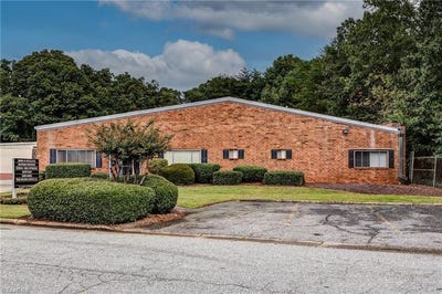 /international/us/2606-branchwood-drive-greensboro-nc-110103301702/