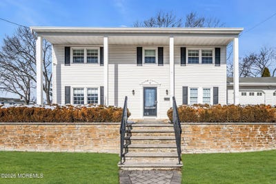 /international/us/4-meadowbrook-drive-howell-nj-110107983177/