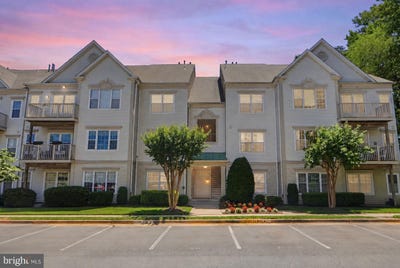 /international/us/12461-hayes-court-fairfax-va-110109027739/