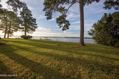 /international/us/235-myrtlewood-lane-bayboro-nc-110110147443/