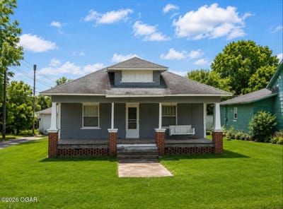 /international/us/107-w-maple-street-liberal-mo-110108218216/