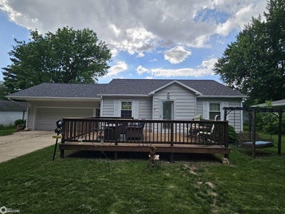 /international/us/127-blossom-street-lake-view-ia-110108338211/