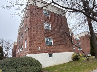 /international/us/11-schenck-avenue-great-neck-ny-110107417679/