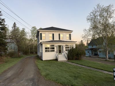 /international/us/2388-main-street-rangeley-me-110104416433/